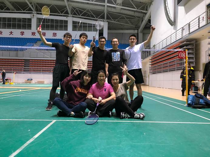 说明: C:\Users\lx\Desktop\研究生网站\华体平台研究生羽毛球比赛\微信图片_20190328141257.jpg